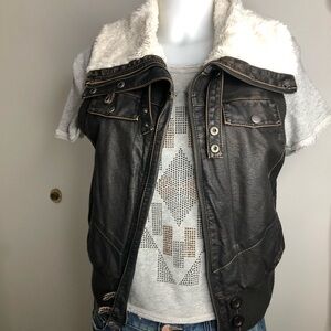 Xhilaration Black Vest with Cream Faux Fur Collar